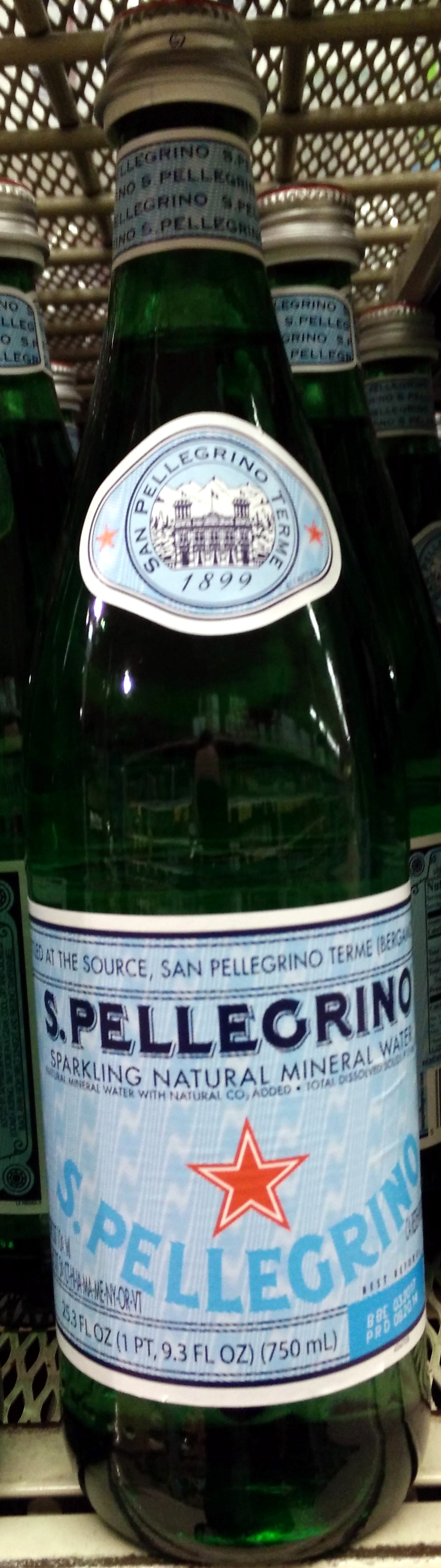 Sparkling natural mineral water - Product - en