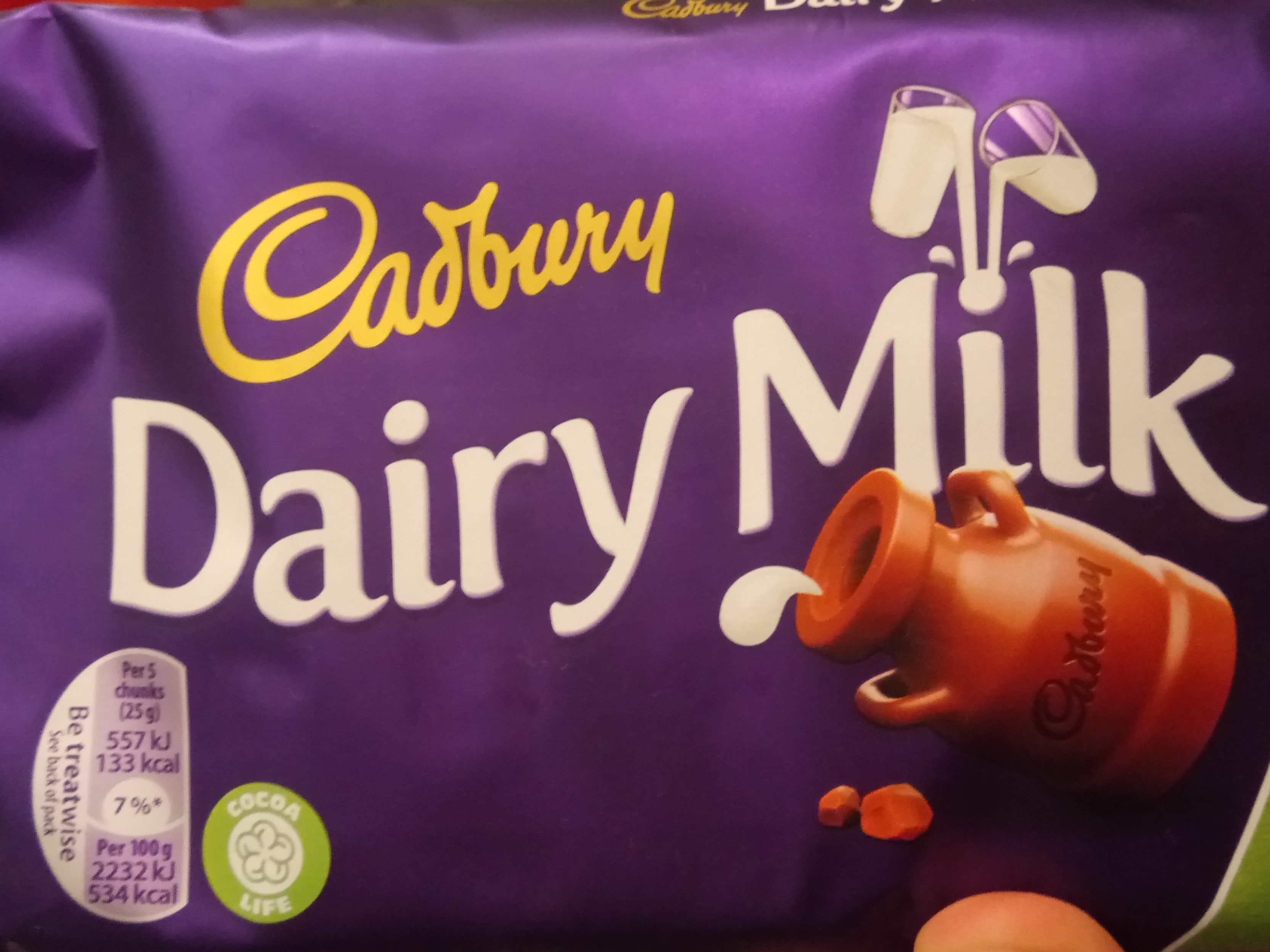Dairy milk chocolate bar - Product - en